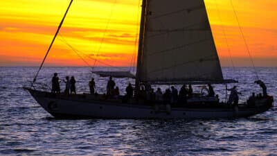 Sonnenuntergangs-Kreuzfahrten & Dinner-Kreuzfahrten image