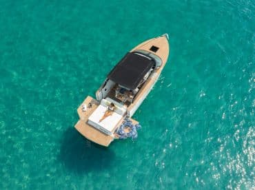 Axiom Yachting Hvar – 33’ Wings
