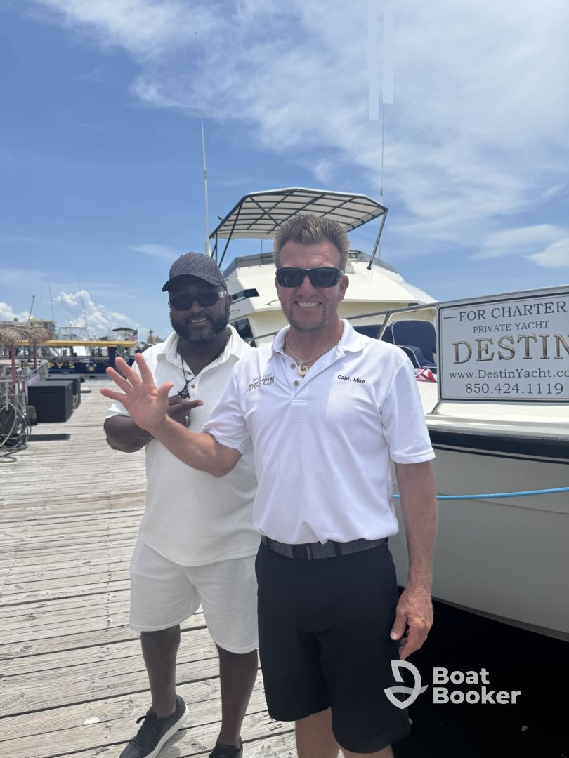 Beautiful Yacht Experience Captain 
