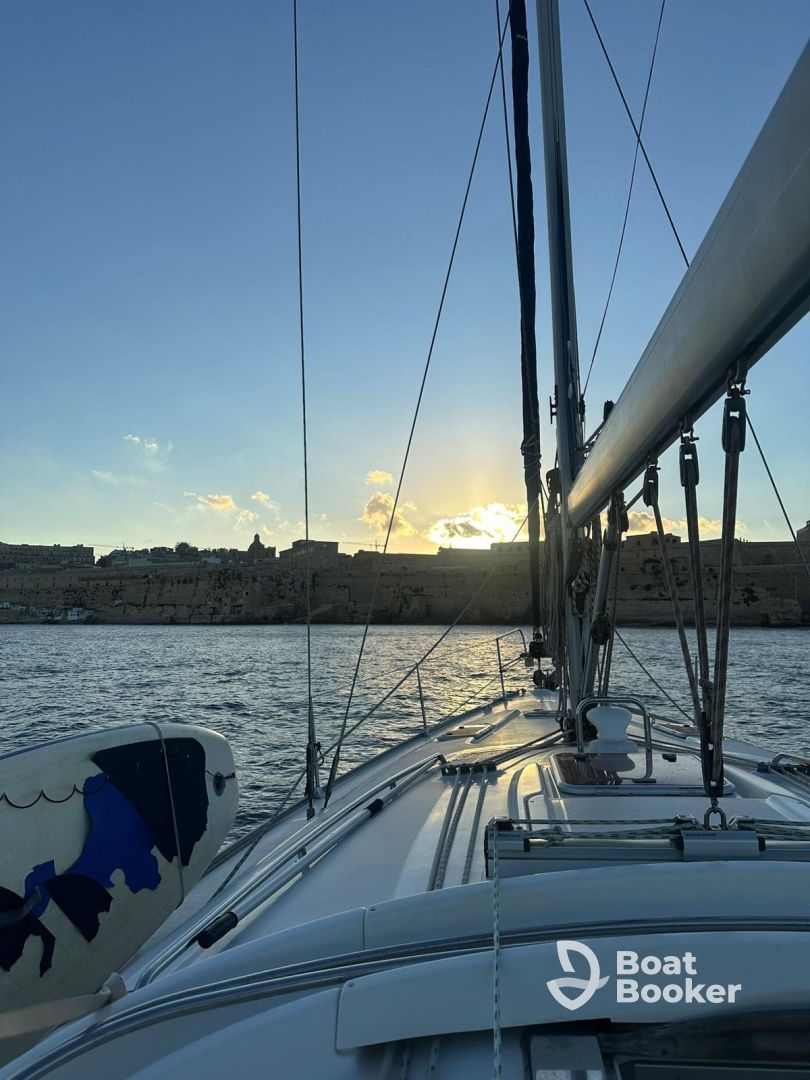 Chilled sunset cruise 