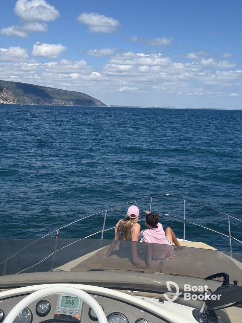 A lovely and relaxing boat tour with family