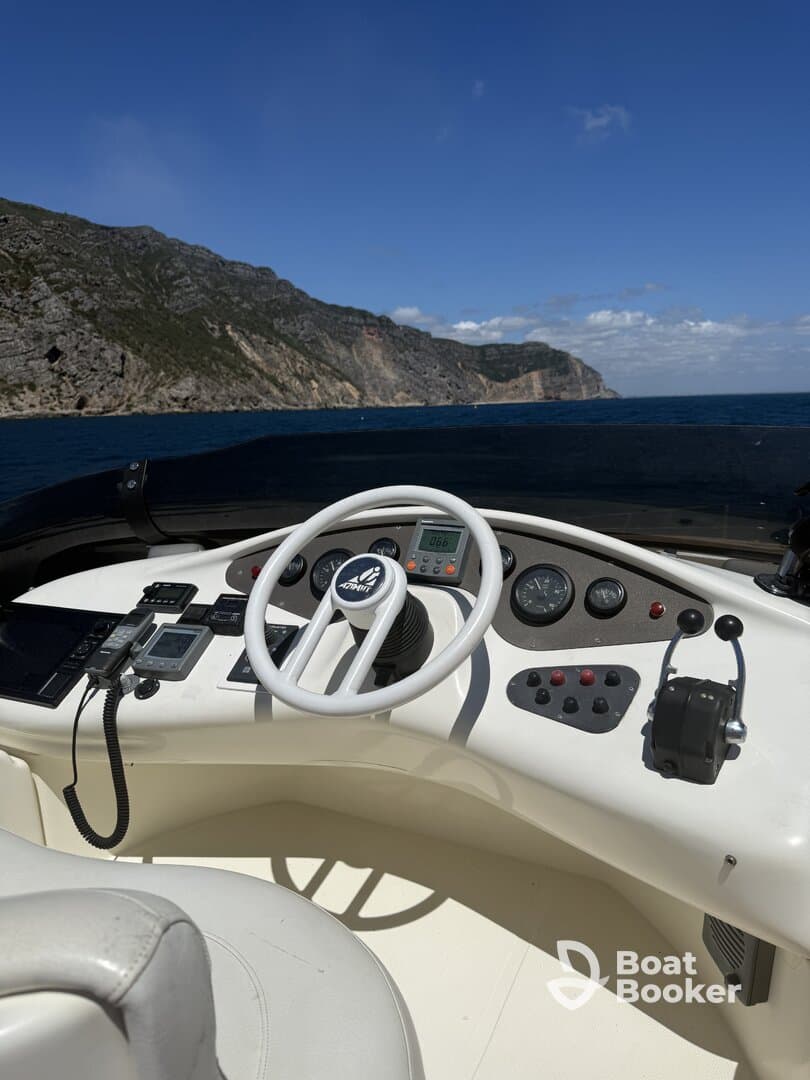 A lovely and relaxing boat tour with family