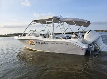 Our boat Paradise Lady, Lots of shade & bathroom