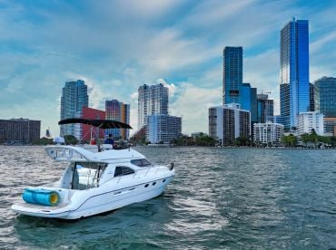 Mia Vibes Charters