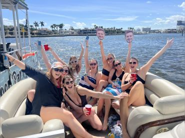 Pontoon Party – Beach Babe